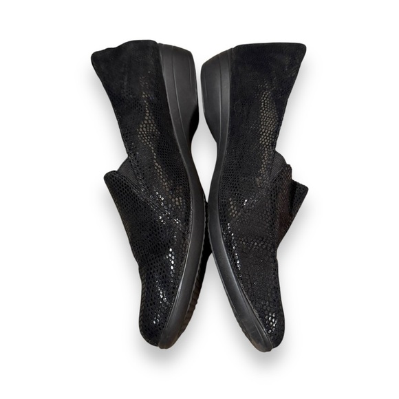 Dansko Farah Black Leather Lizard Reptile Embossed‎ Slip On Loafers Clogs Sz 41 - Picture 3 of 15